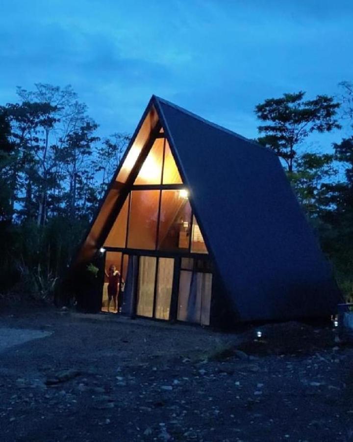 Yarumo Lodge, Rio Celeste Black Chalets Бихагуа Экстерьер фото