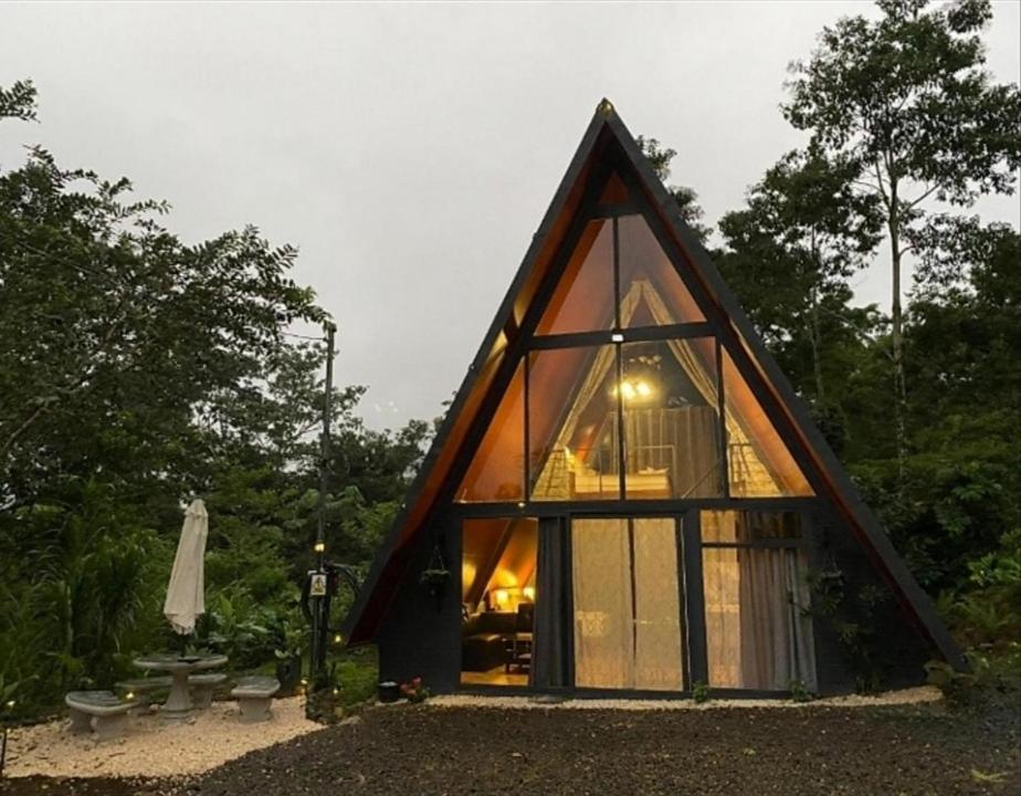 Yarumo Lodge, Rio Celeste Black Chalets Бихагуа Экстерьер фото