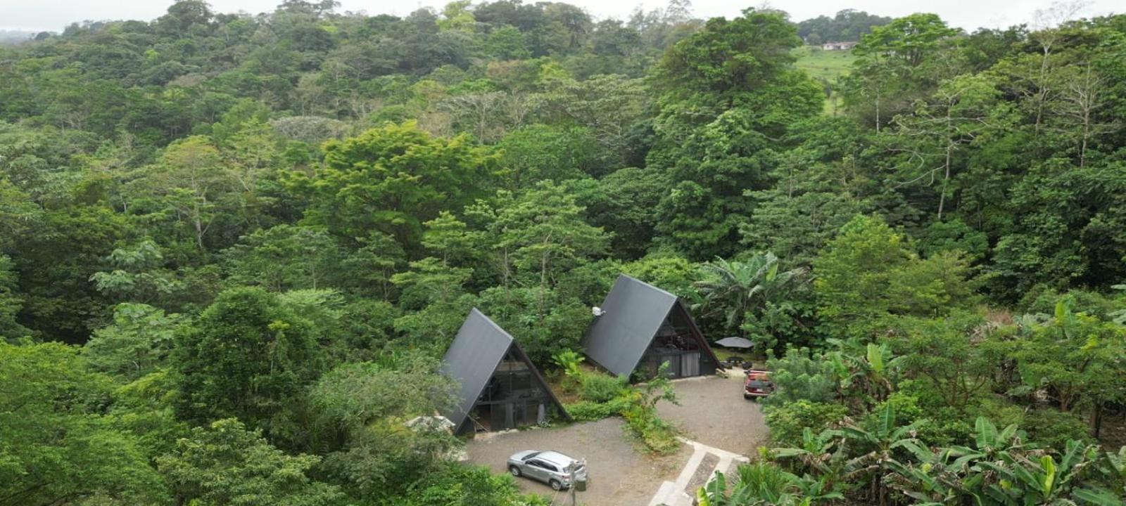 Yarumo Lodge, Rio Celeste Black Chalets Бихагуа Экстерьер фото
