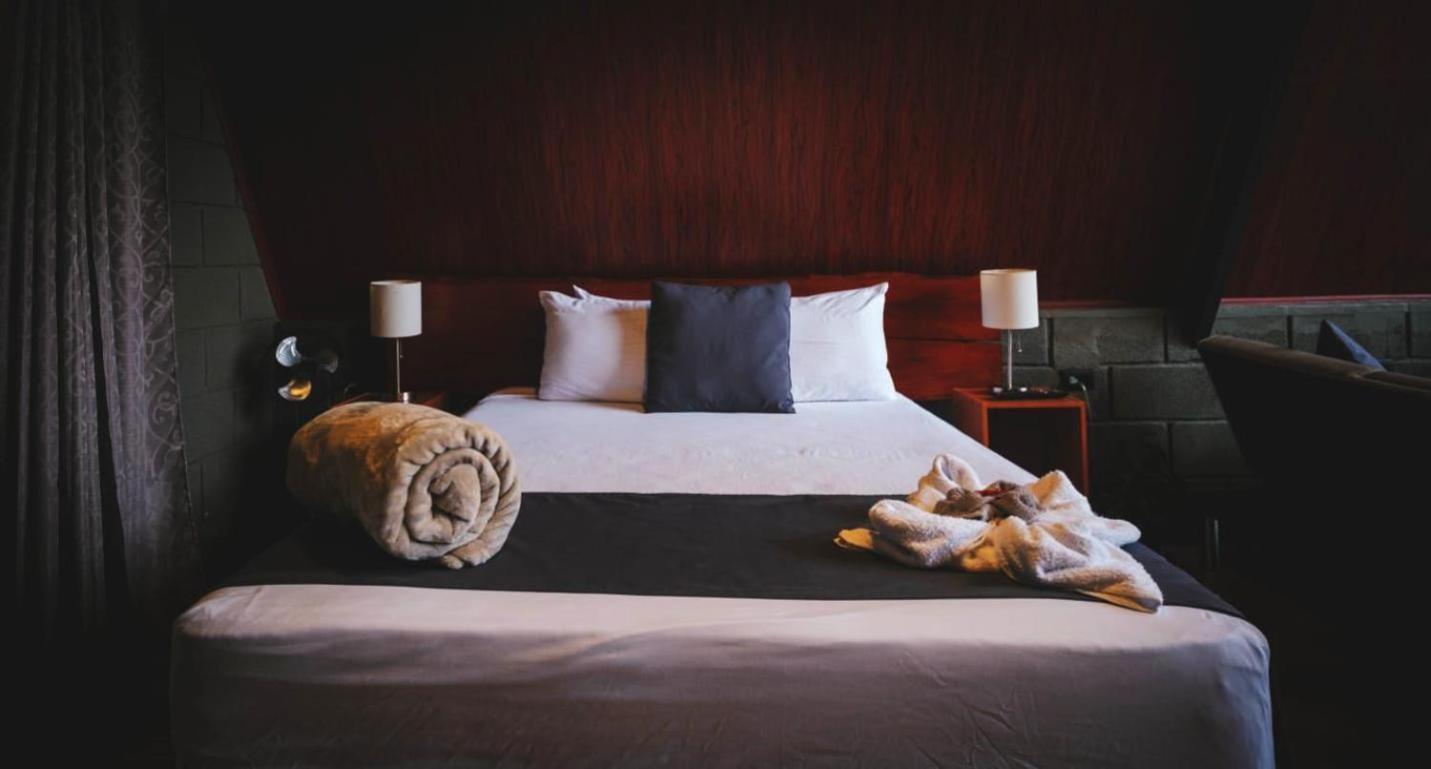 Yarumo Lodge, Rio Celeste Black Chalets Бихагуа Экстерьер фото